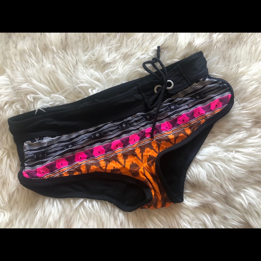 Atlhleta swim short bottoms size medium
